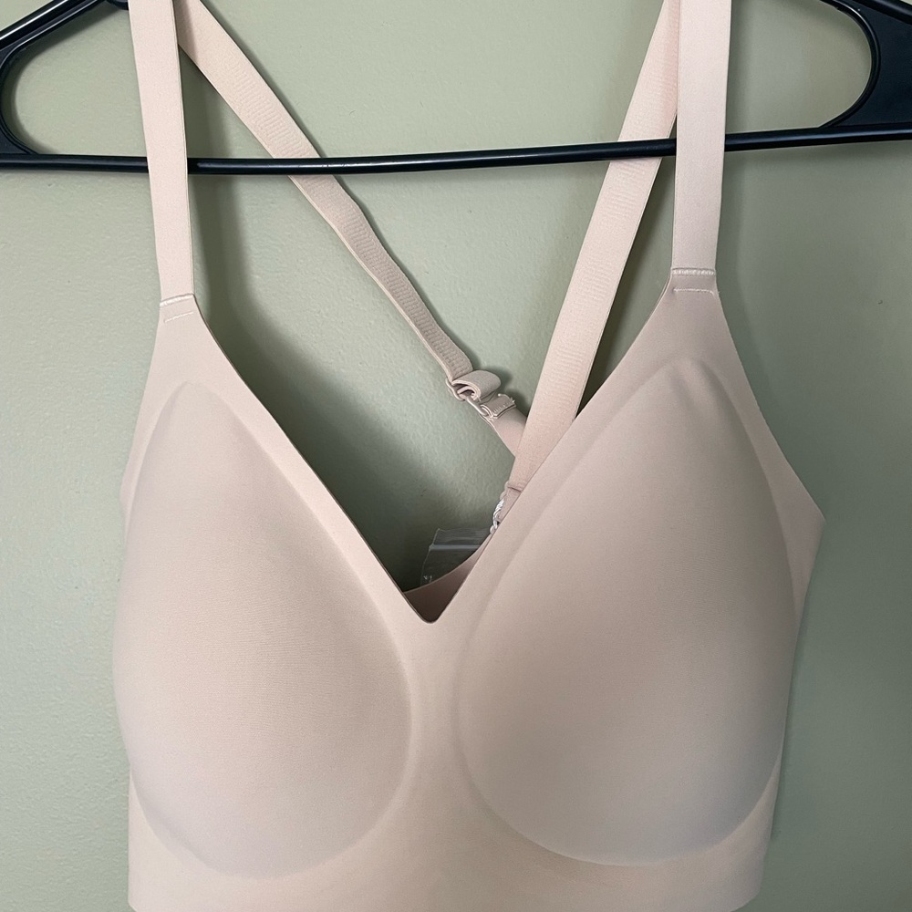 NWT VertVie Seamless Cream Bra Sz L
